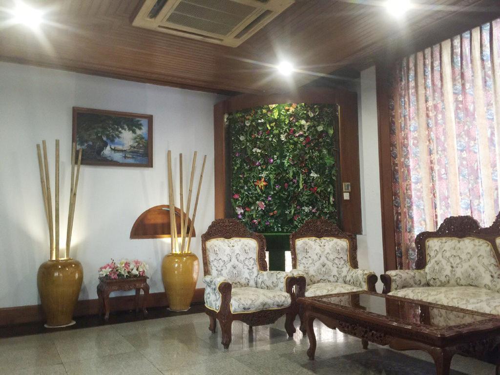 Excel Palace Hotel Yangon Exteriör bild