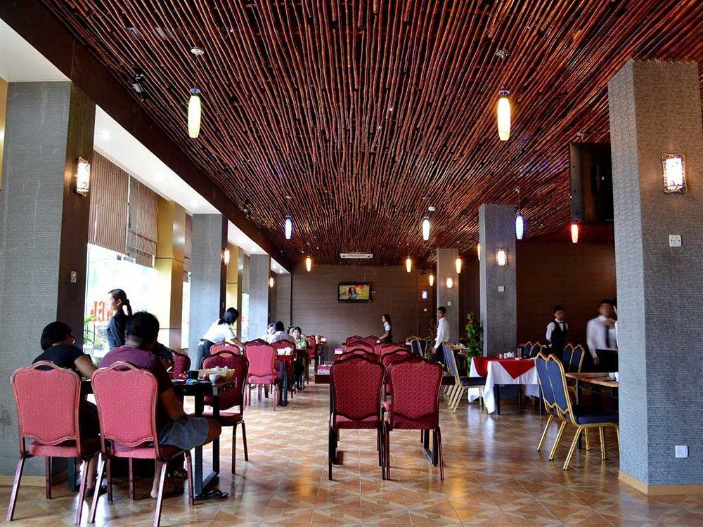 Excel Palace Hotel Yangon Exteriör bild