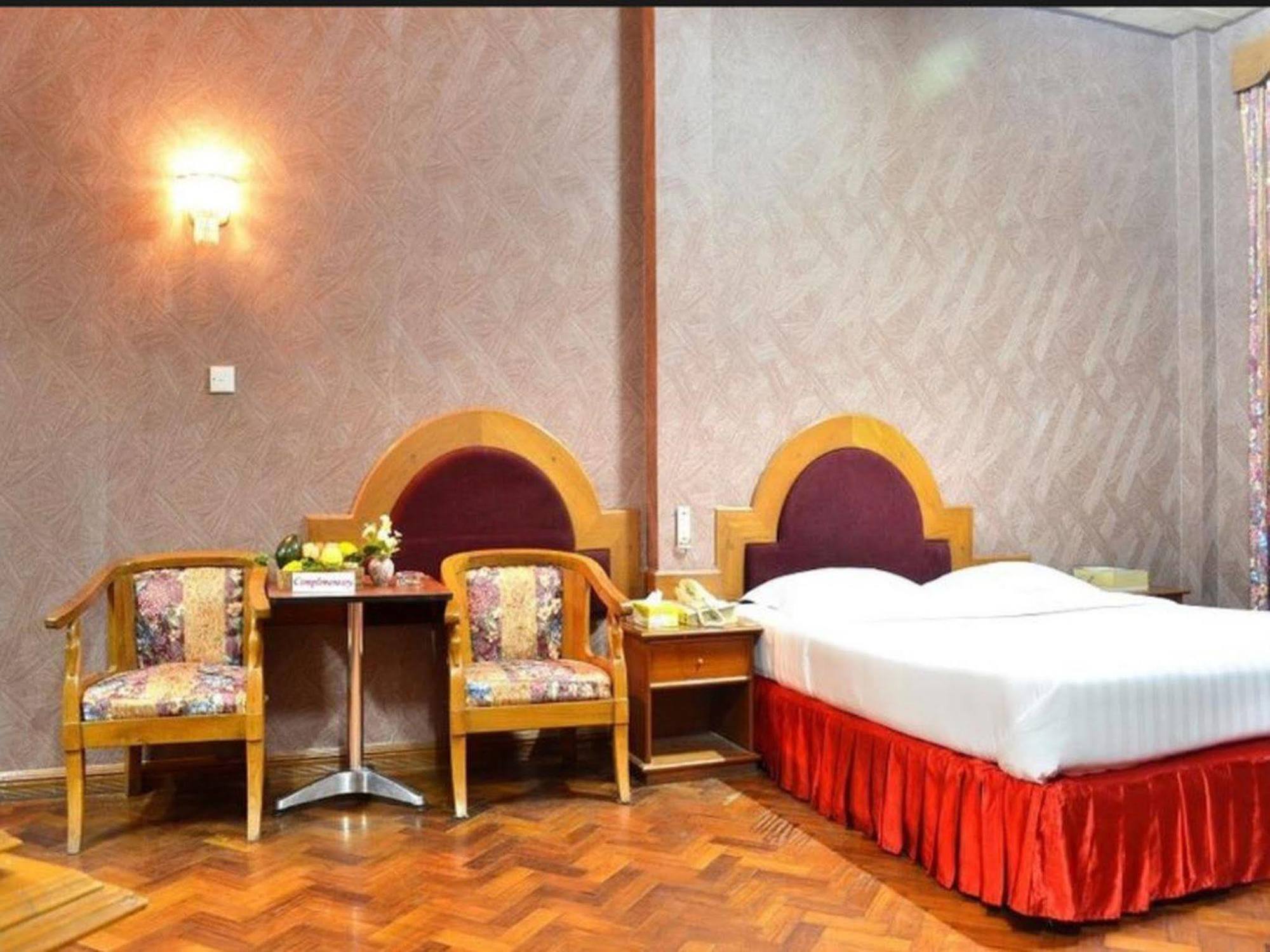 Excel Palace Hotel Yangon Exteriör bild